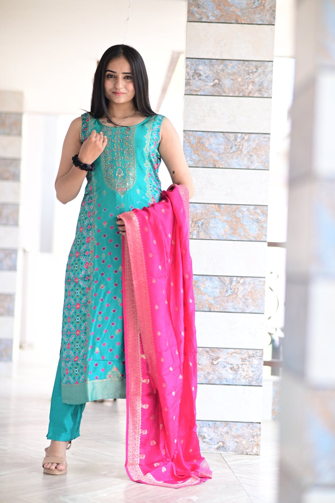 ETHNIC WEAR SET WITH PATOLA PRINT SILK TOP AND CONTRAST PURE NAZNIN DUPATTA WITH HANDWORK DETAILS - Shreenath Collection