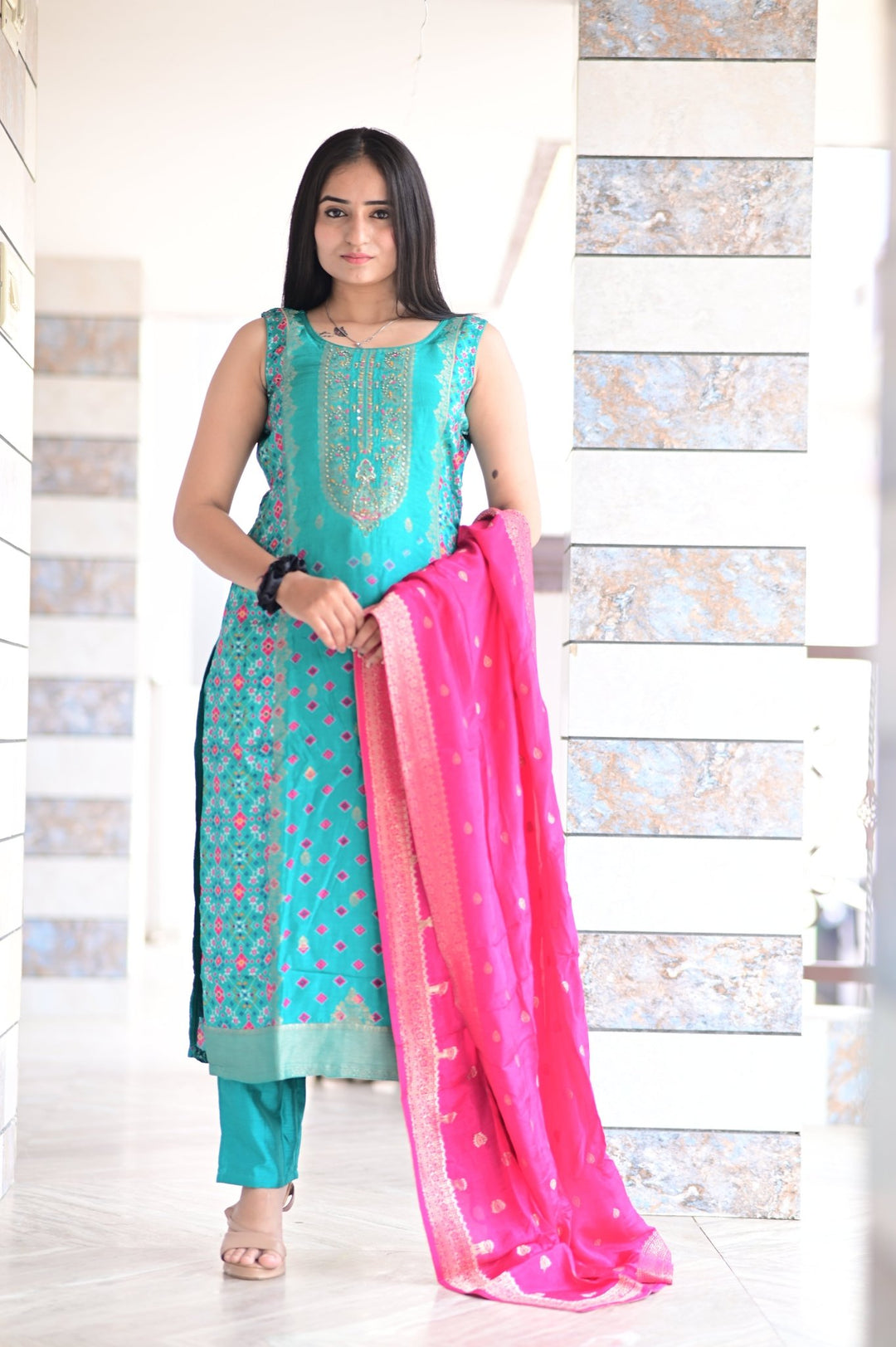 ETHNIC WEAR SET WITH PATOLA PRINT SILK TOP AND CONTRAST PURE NAZNIN DUPATTA WITH HANDWORK DETAILS - Shreenath Collection