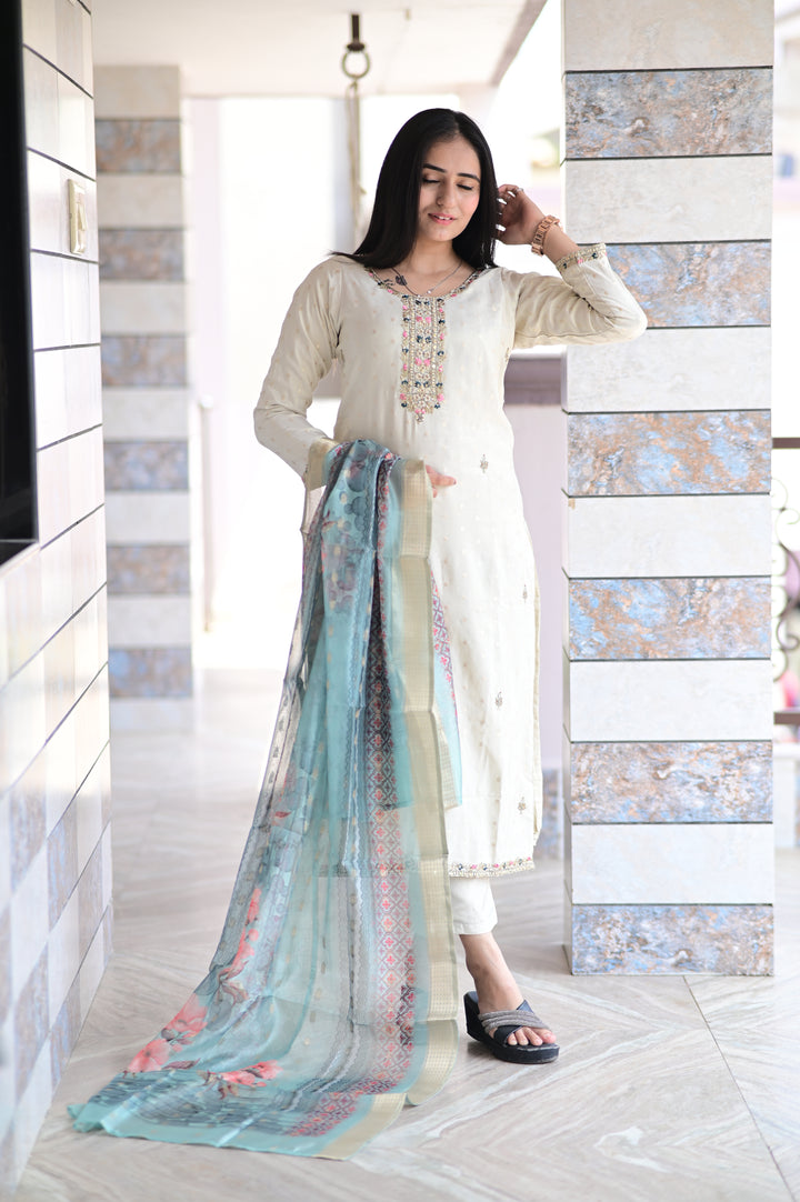 ELEGANT THREE-PIECE PURE SILK DRESS WITH BANARASI BORDER DUPATTA, FEATURING MIRROR AND HANDWORK DETAILS