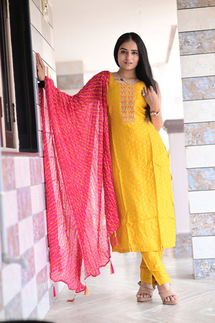 NATURAL THREE-PIECE JACQUARD BUTTI SILK DRESS WITH BEAUTIFUL ROSE PINK CONTRAST LEHERIYA DUPATTA AND HANDWORK DETAILS