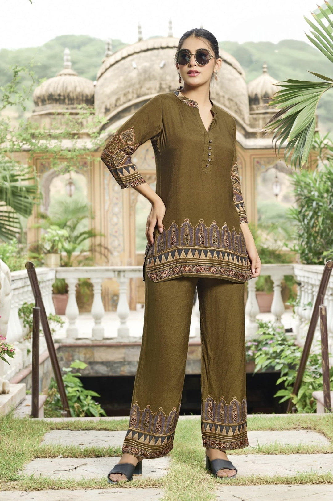 Co - ord Set in Viscose Muslin Fabric with Daman Print - Shreenath Collection