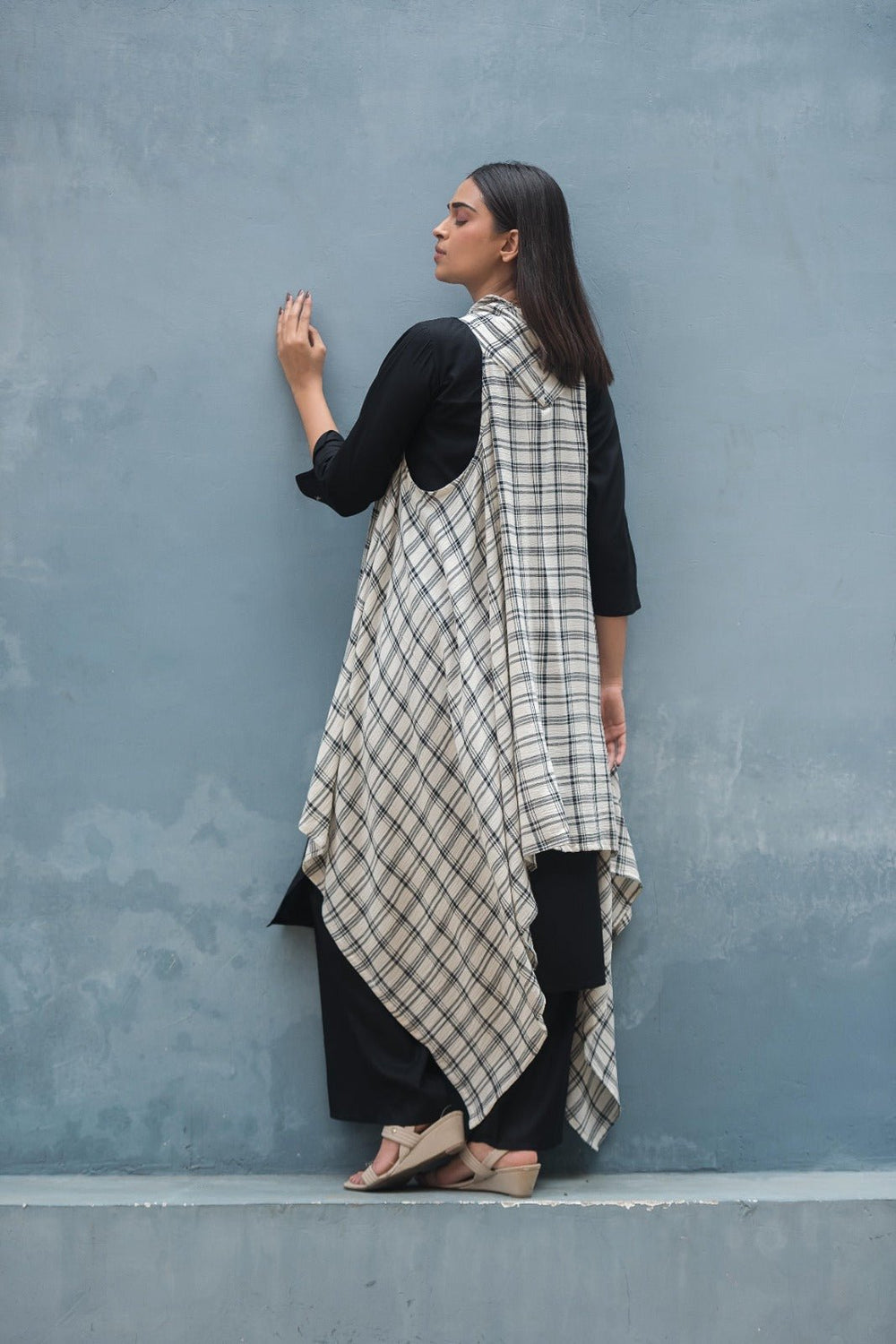 STUNNING THREE - PIECE SET WITH RAYON FABRIC, LINEN SHRUG, AND CULOTTE PANTS - Shreenath Collection