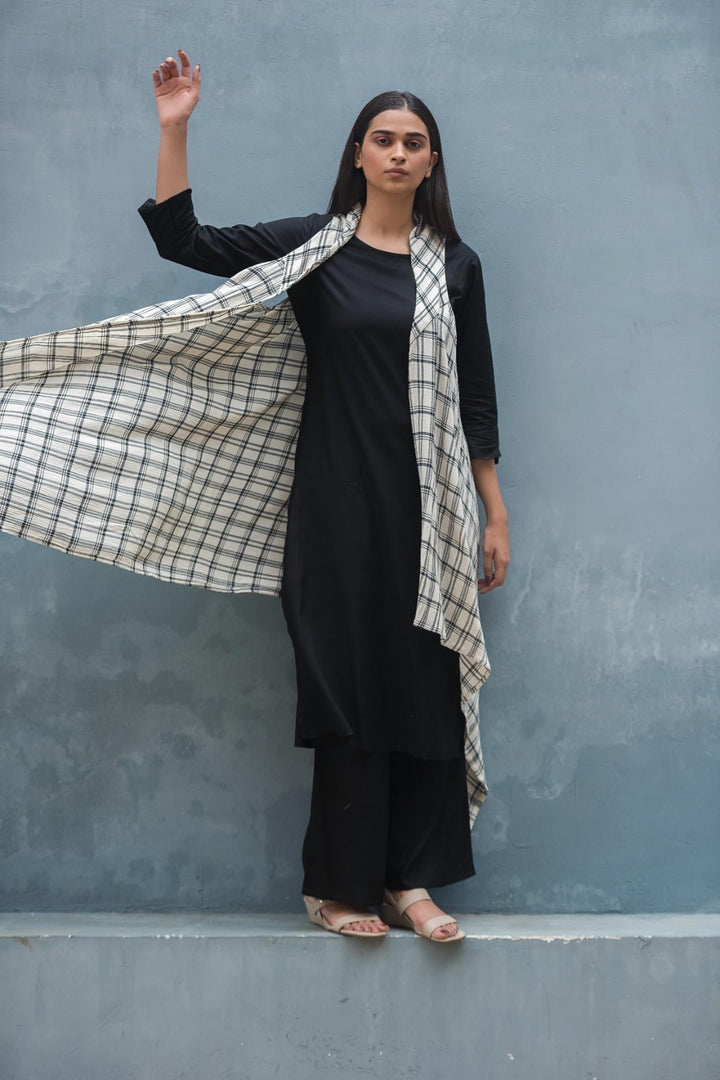STUNNING THREE - PIECE SET WITH RAYON FABRIC, LINEN SHRUG, AND CULOTTE PANTS - Shreenath Collection