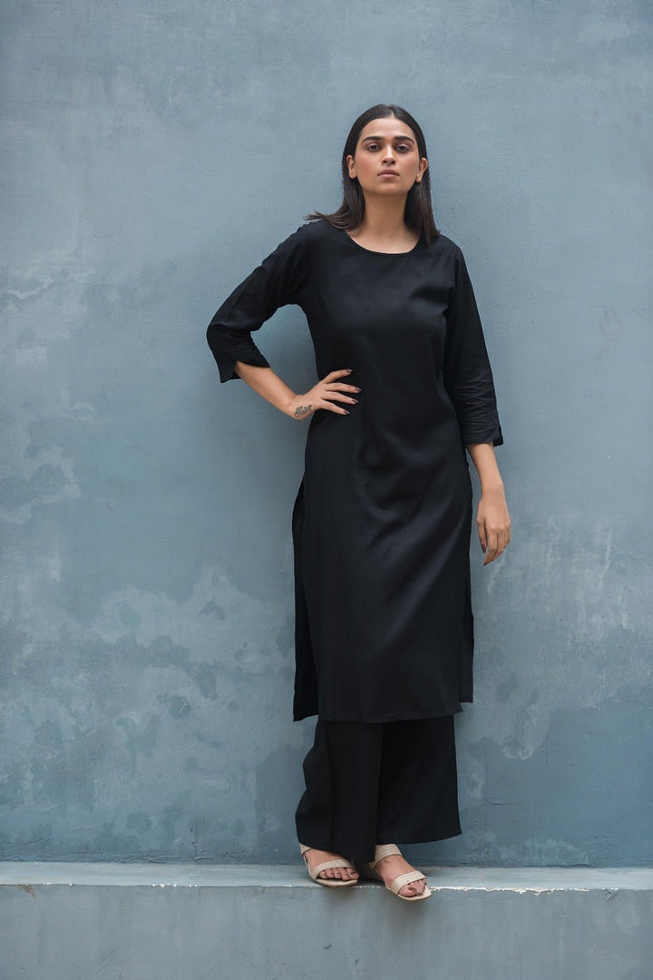 STUNNING THREE - PIECE SET WITH RAYON FABRIC, LINEN SHRUG, AND CULOTTE PANTS - Shreenath Collection