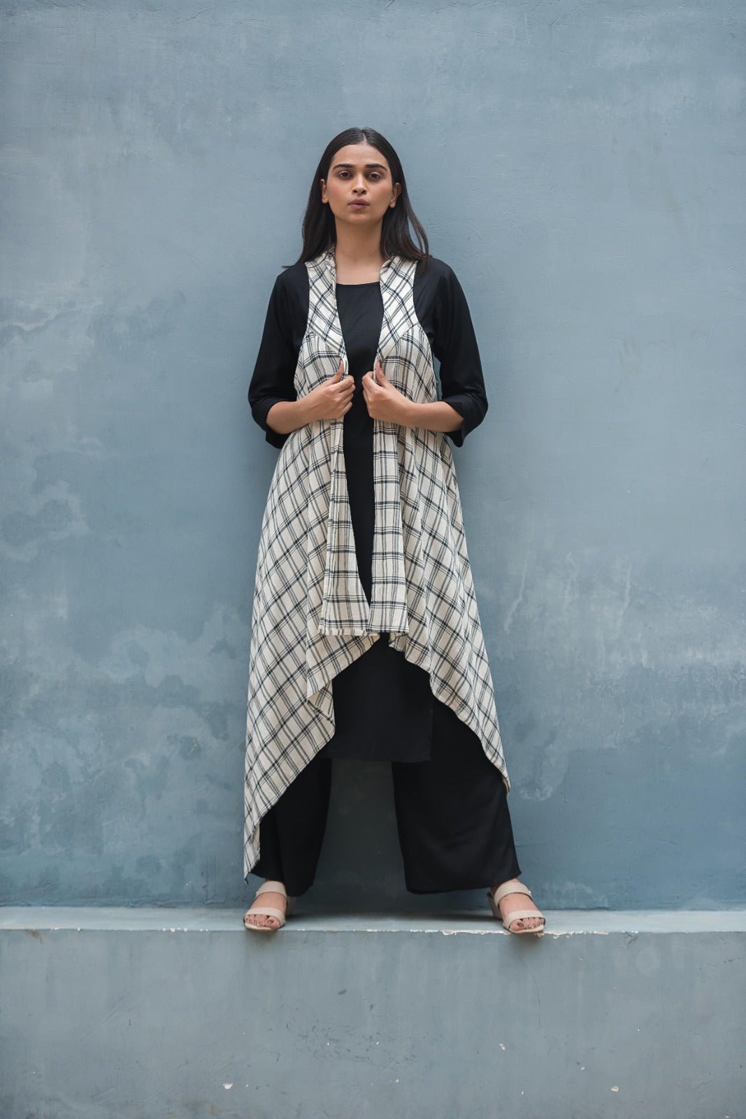 STUNNING THREE - PIECE SET WITH RAYON FABRIC, LINEN SHRUG, AND CULOTTE PANTS - Shreenath Collection
